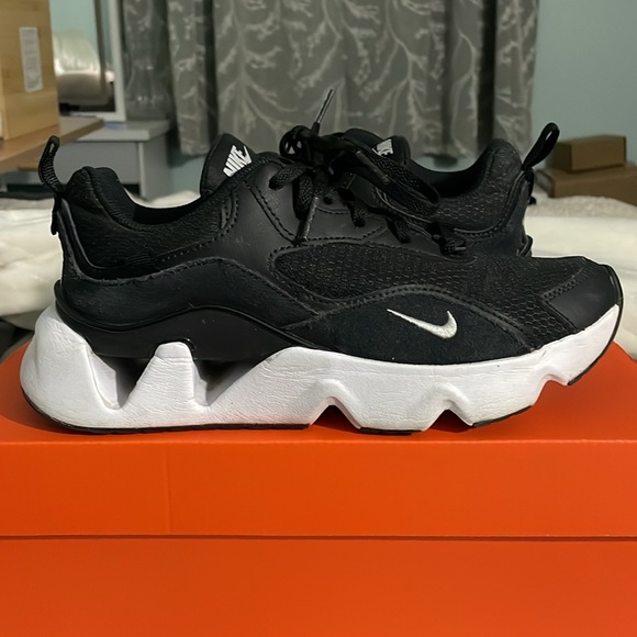 black nike ryz 365 2’s - Picture 9 of 12